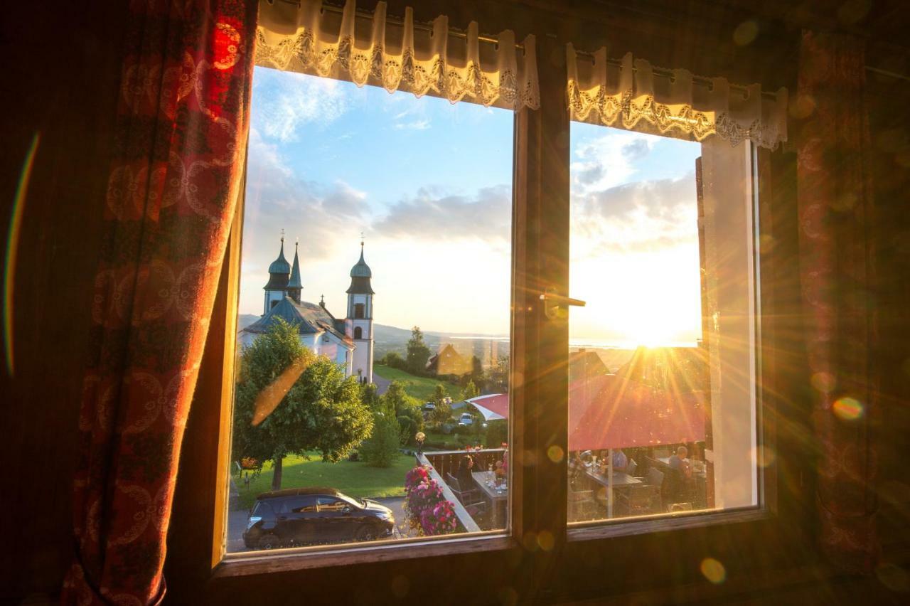 Gasthof Kreuz Bildstein ภายนอก รูปภาพ