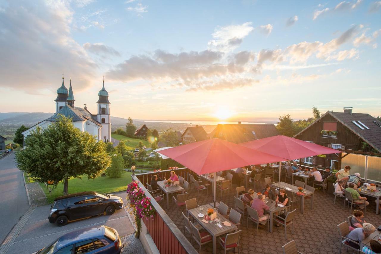Gasthof Kreuz Bildstein ภายนอก รูปภาพ