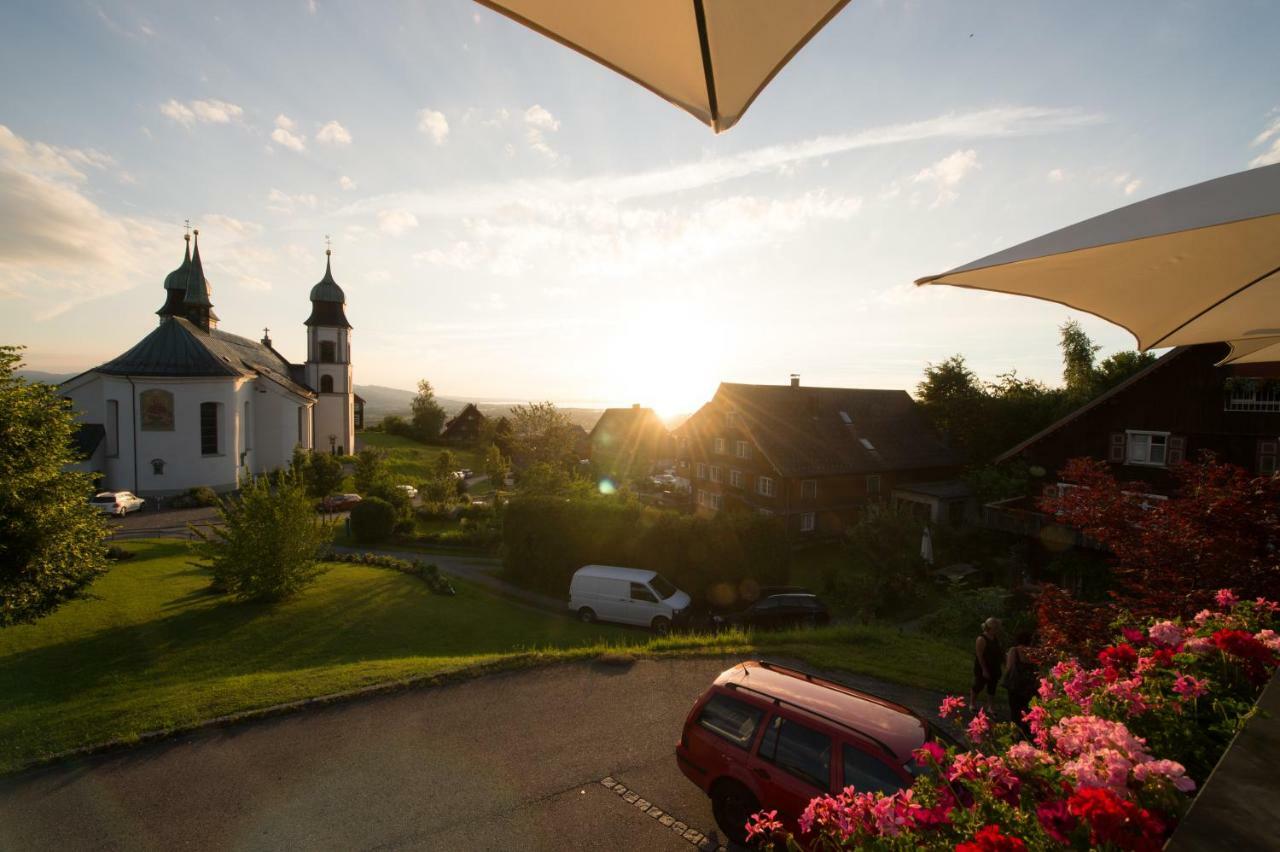 Gasthof Kreuz Bildstein ภายนอก รูปภาพ