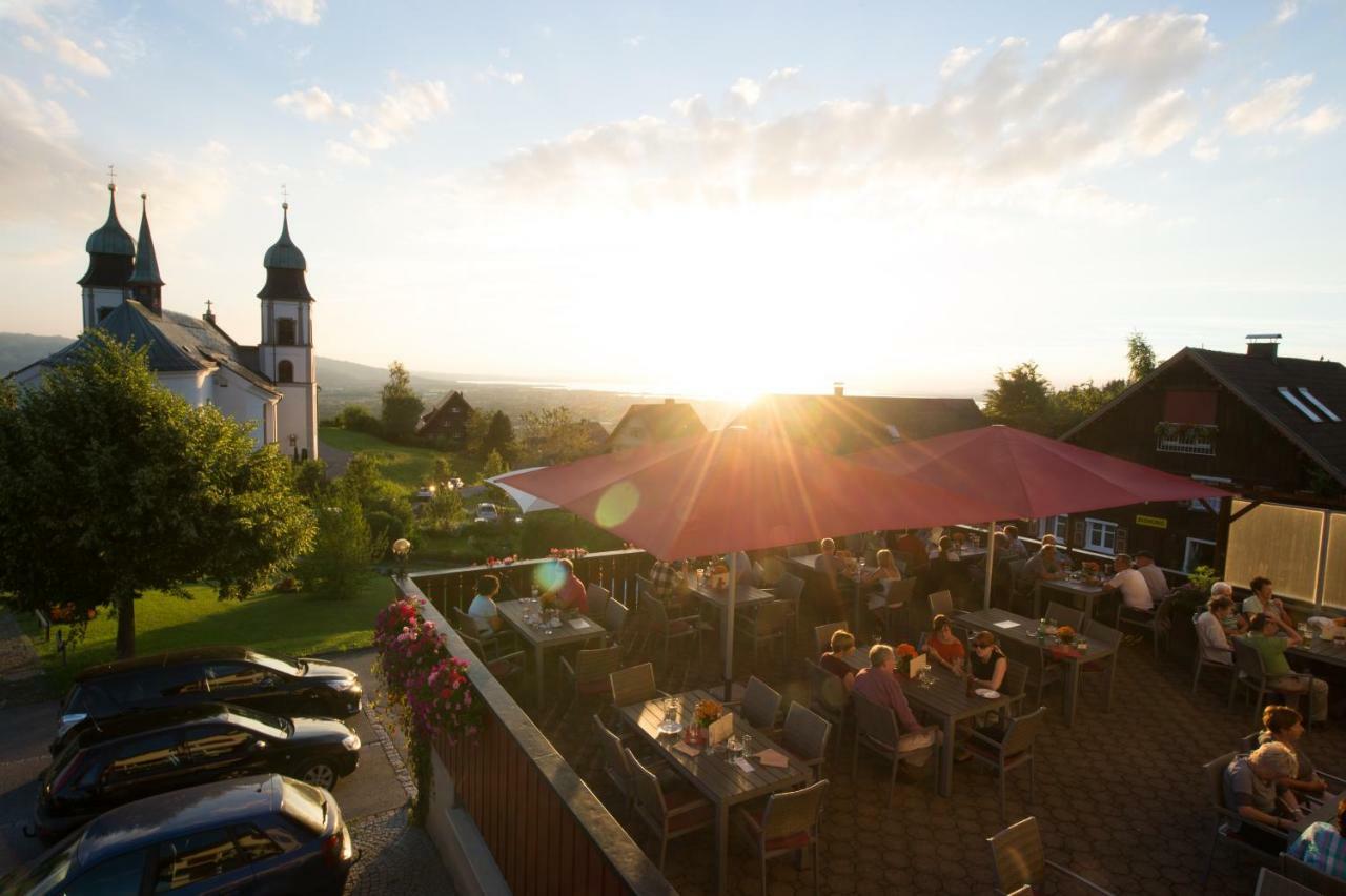 Gasthof Kreuz Bildstein ภายนอก รูปภาพ